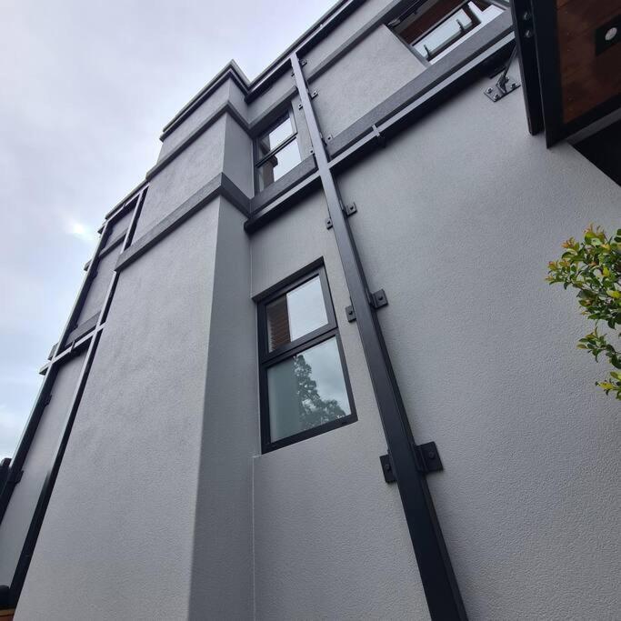 Apartment 4 - Haddin Court - Chic Ny Loft Style Blenheim Exterior photo