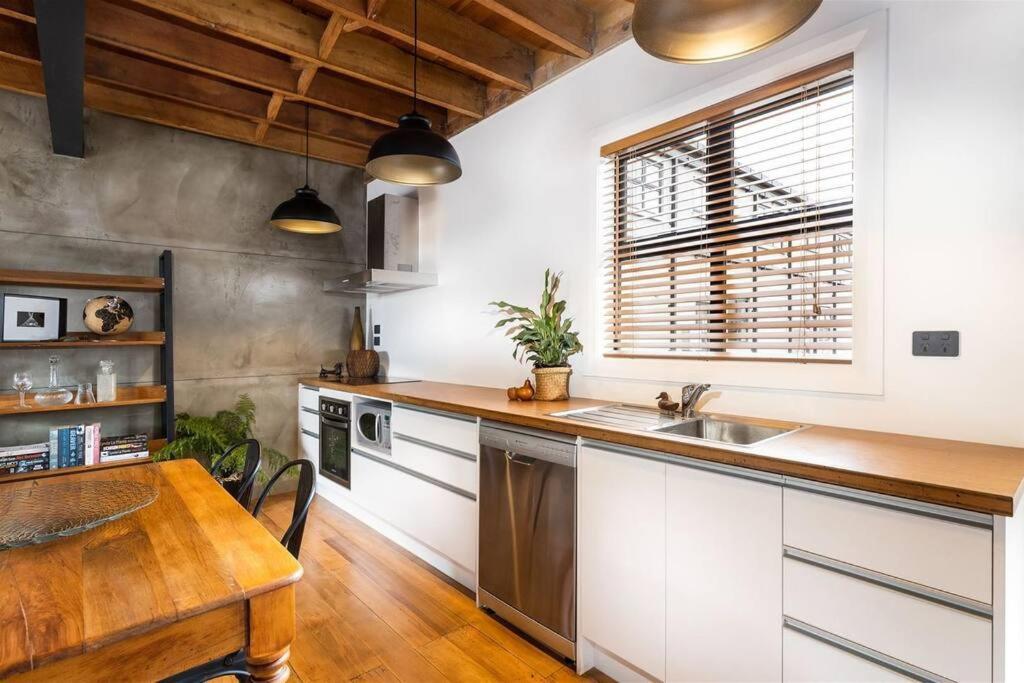 Apartment 4 - Haddin Court - Chic Ny Loft Style Blenheim Exterior photo