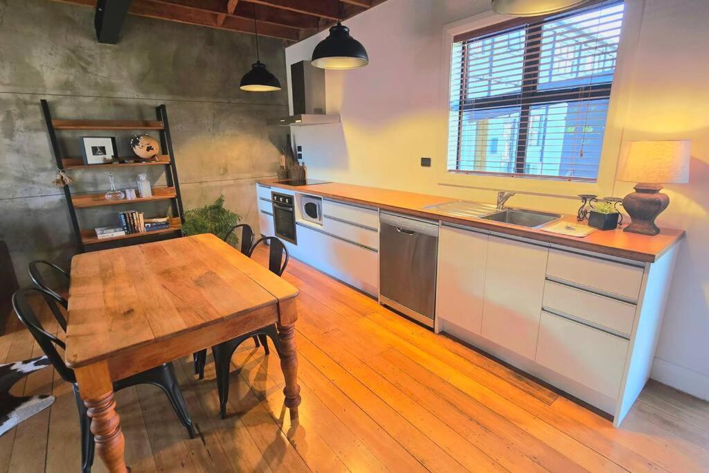 Apartment 4 - Haddin Court - Chic Ny Loft Style Blenheim Exterior photo
